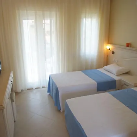 Hotel The Grand Uecel 3*