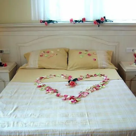 Hotel The Grand Uecel