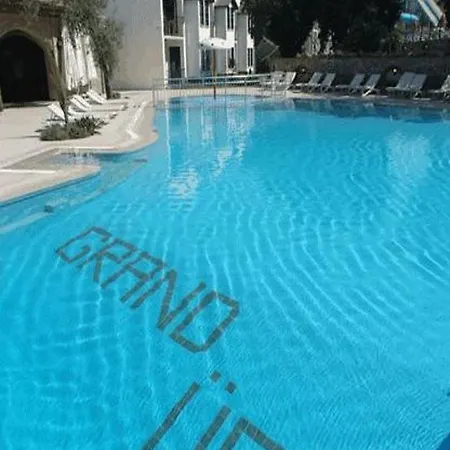 호텔 The Grand Uecel