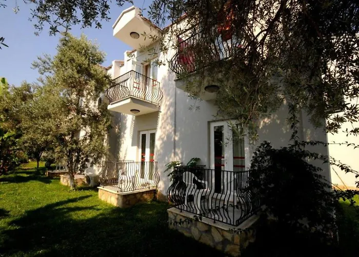 The Grand Uecel Cedit