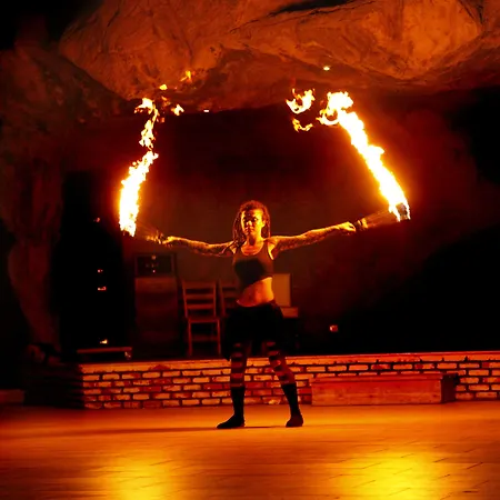 The Grand Uecel 3* Cedit