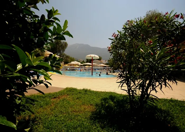 The Grand Uecel Cedit